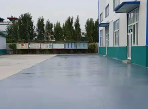 盐城彩色路面喷涂翻新的材料对冬季